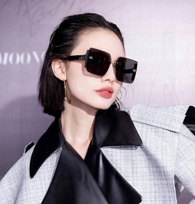 Miu Miu 2025 Spring New Trendy Hot Selling Fashion Square Frame Sunglasses High