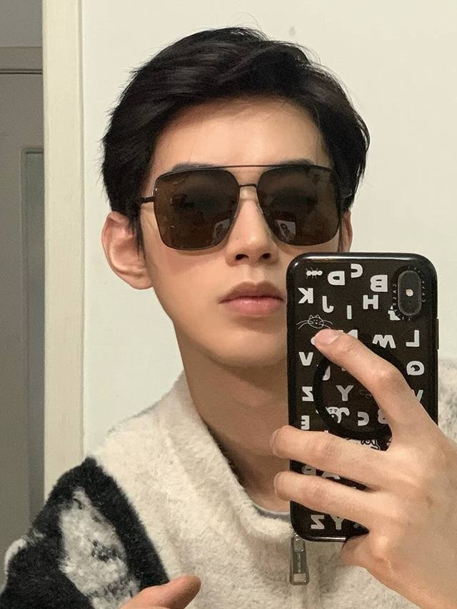 Lv Men's Colorful Aviator Polarized Sunglasses Material: High-definition nylon,