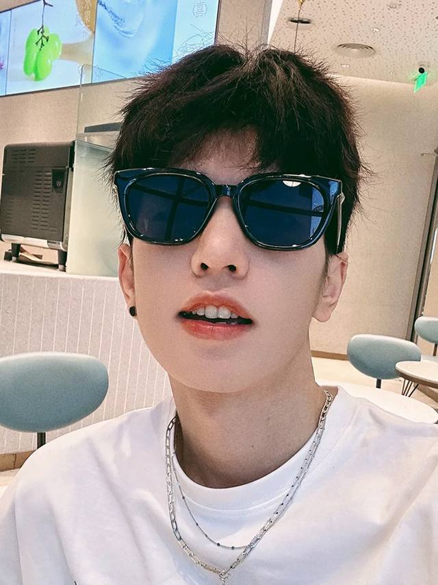 Gucci 2025 Spring New Trendy Hot Item Fashion Square Frame Polarized Sunglasses