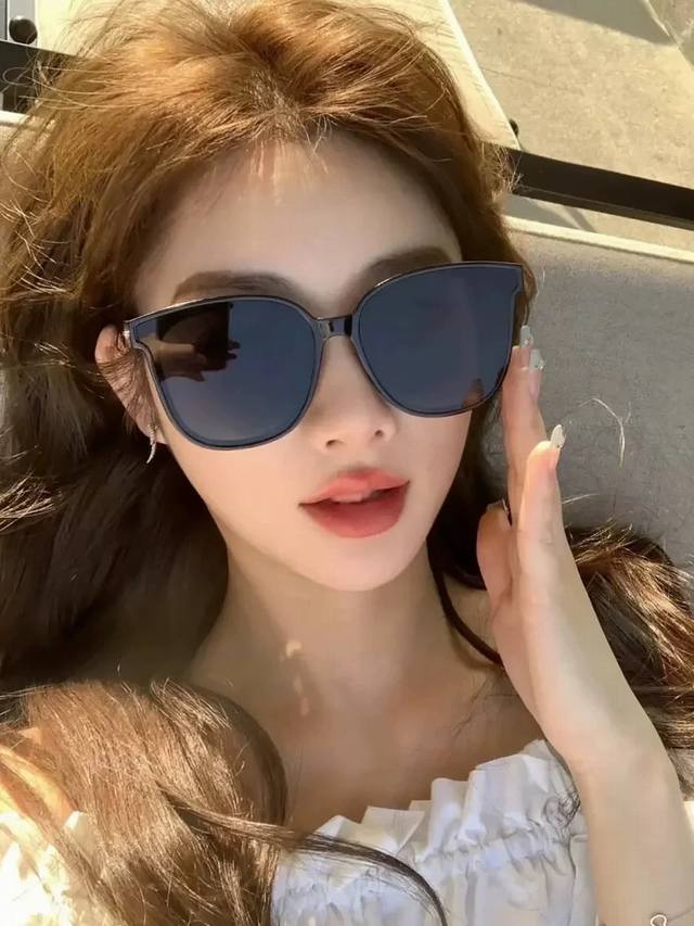 Gucci Gg round frame sunglasses, perfect quality, unique design, suitable for al