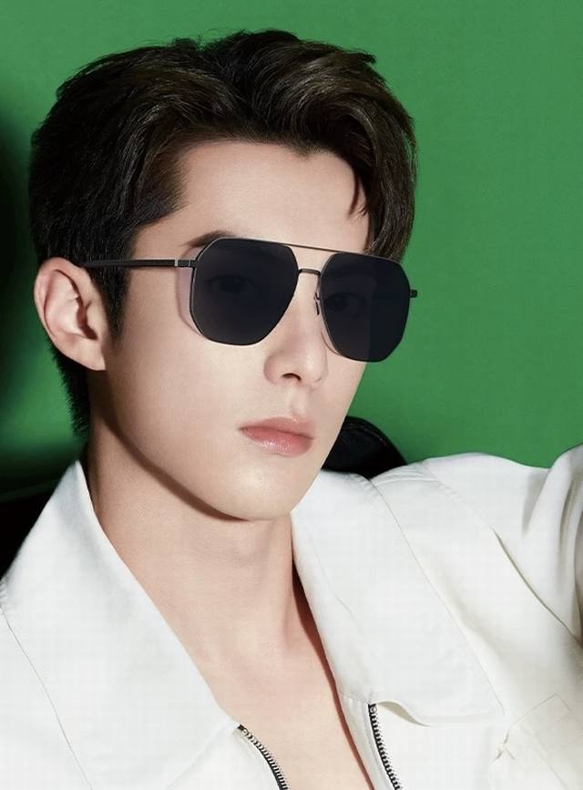 Lv Men's Colorful Aviator Polarized Sunglasses Material: High-definition nylon,