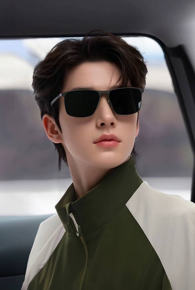 Gucci Men's Colorful Aviator Polarized Sunglasses Material: High-definition nylo