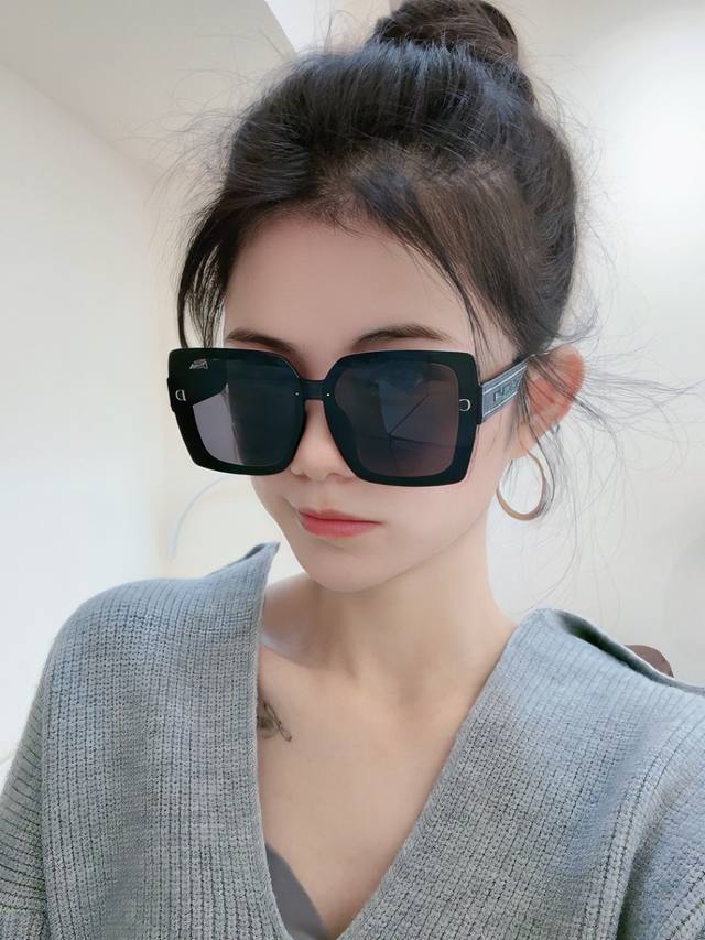 Dior 2025 Spring New Trendy Hot Selling Fashion Square Frame Sunglasses High Qua