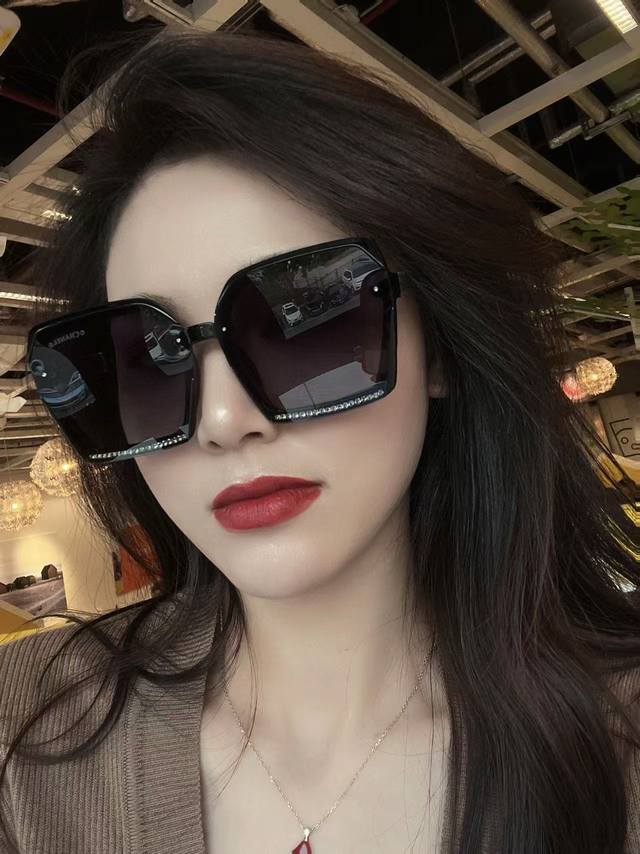 Chanel 2025 New Trendy Square Frame Sunglasses, Comfortable to Wear, Popular Sty