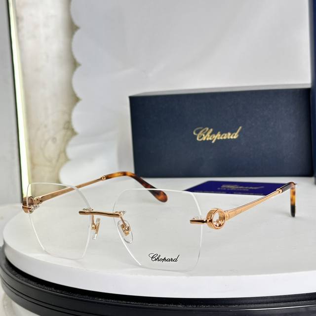 Chopar* Model: Vchl265 Size: 55 ports 16-138 DDD