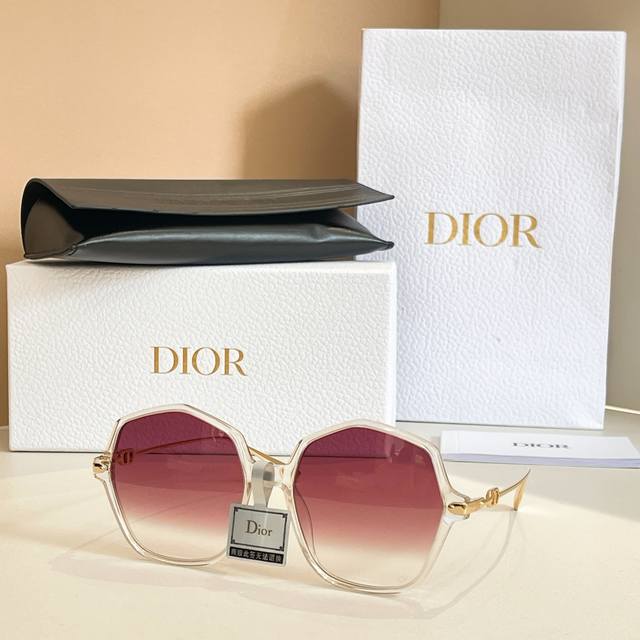 Dio*Model: Dior Link2Size: 59 ports 19-145 DDD