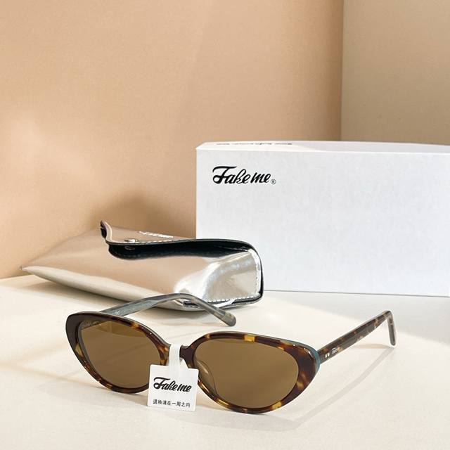 Fakememodel: Tenneysize:55