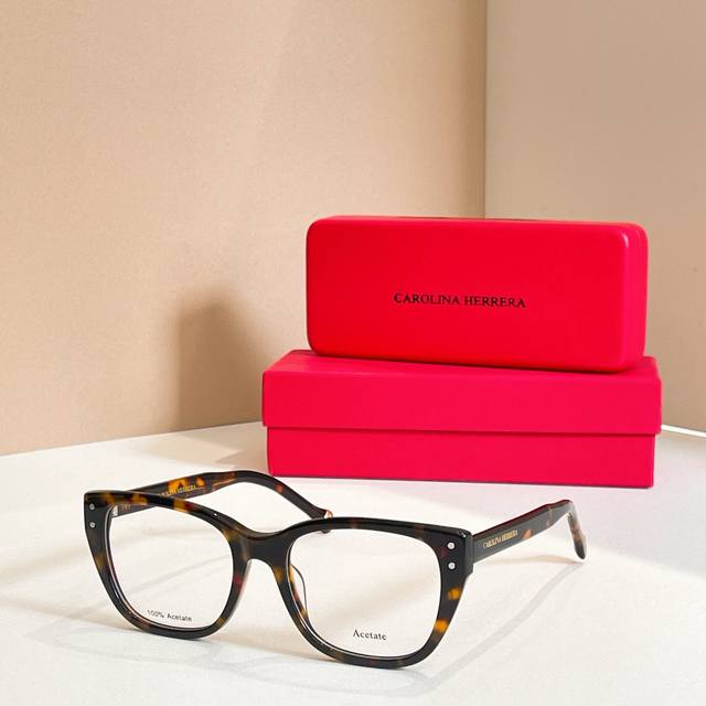 Carolina Herreramodel: Qm5537 Size: 53 ports 17-145 DDD