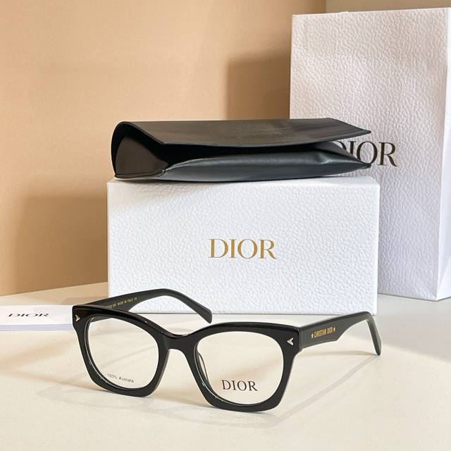 Dio*Model: Qm5539Size: 53 ports 17-145 DDD