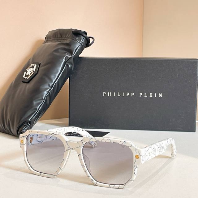 philipp pleinmodel:Vp Vsize:56 port 19-145 DDD