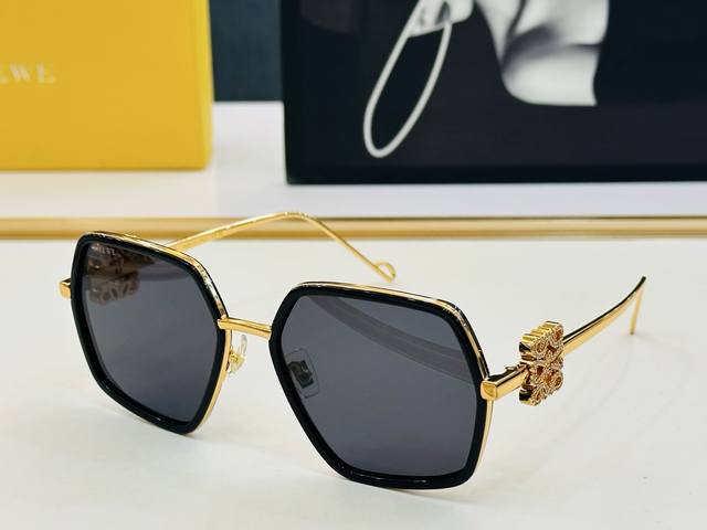 Loewe Lw1737Ls Size: 58cm (18-143cm) Even more beautiful in person! In stock! A