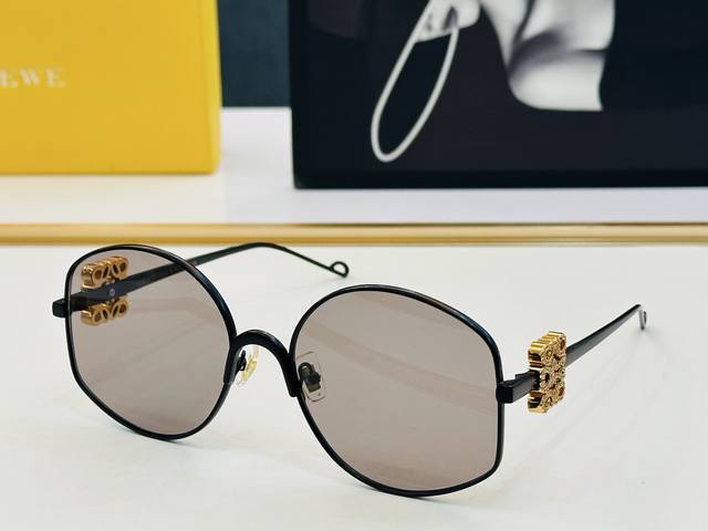 Loewe Lw1733Ls Size: 58cm (19-143cm) Even more beautiful in person! In stock! A