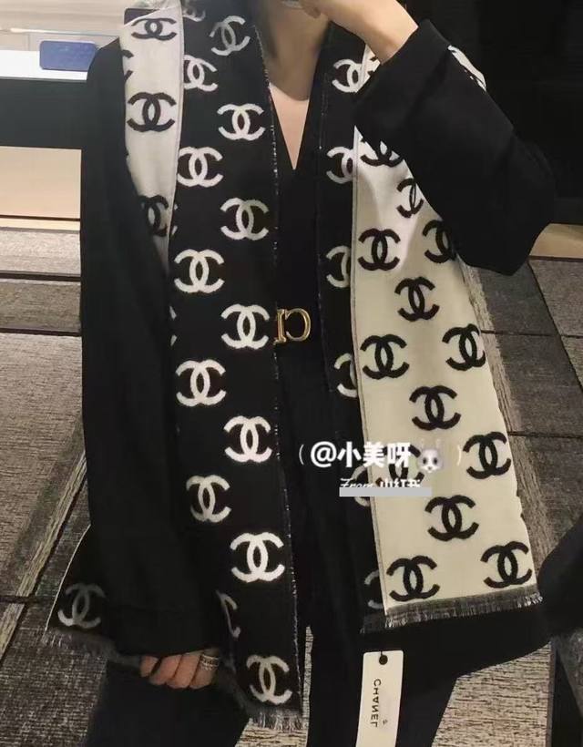 High-quality Chanel's new black color scheme is truly an unbeatable classic. It