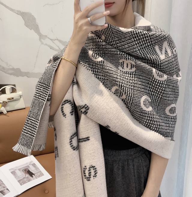 Chanel's 2025 new style, Chanel 24 Coco Chanel series scarf, Zhang Yuxi's same