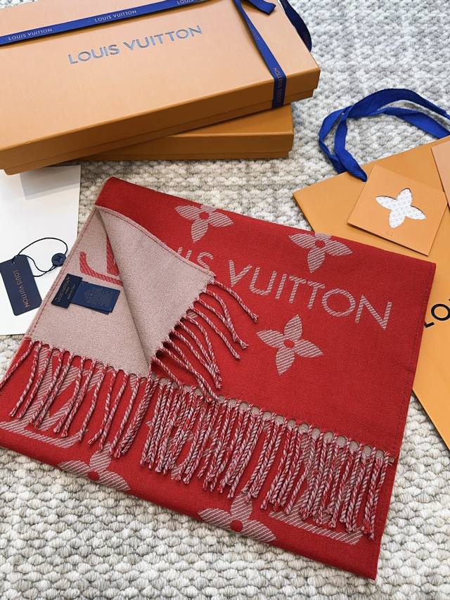 Finally shipped! This Louis Vuitton scarf, released on August 26th, is the hotte