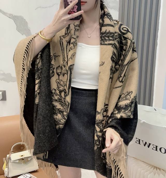 Original Burberry latest knight and horse double-sided jacquard shawl, a classi