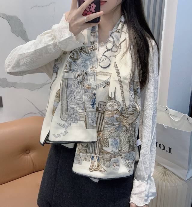 New cashmere scarf, everyone who bought it says it's beautiful, highly recommen