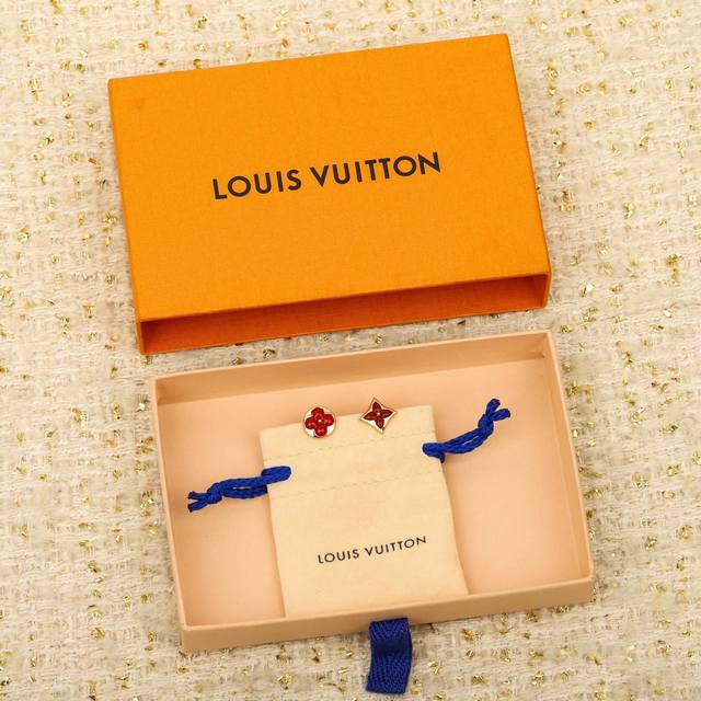 We produce LV's limited edition New Year earrings, custom-made with real gold a