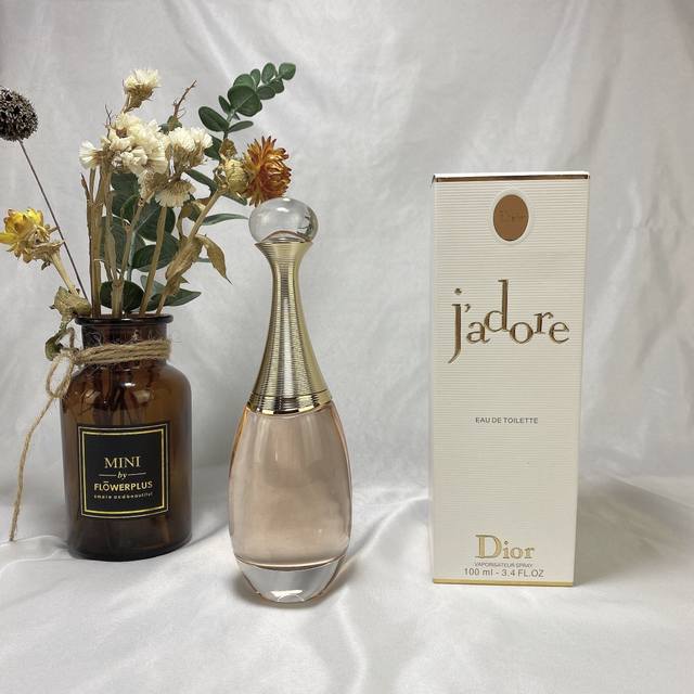 Department Store Quality This Dior J'adore Eau de Toilette is luxurious and exqu
