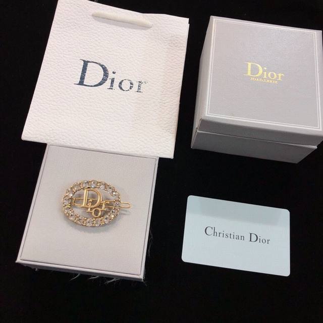 Dior CD letter hair clip, new style, in stock, ready to ship, hot-selling item,