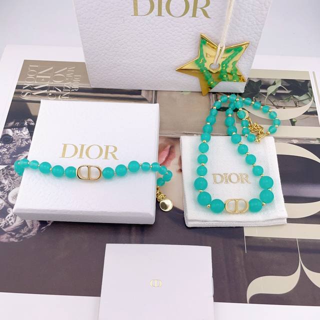 We present the Dior D Cd Green Bead Necklace Z 6400, oh my god, it's sooooo bea