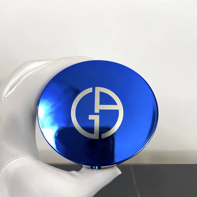 High-quality Armani blue cushion foundation (sealed). Can be fitted with Chines