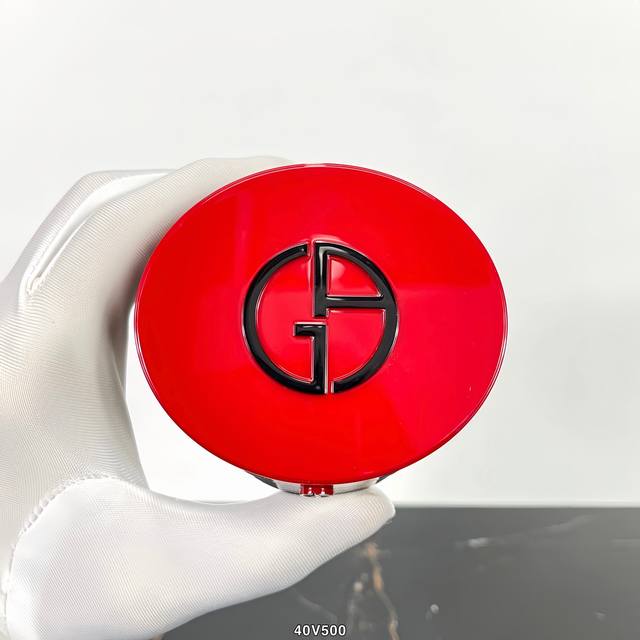 High-quality Armani Lacquer Red Cushion. Code 40U43D! 2 shades: 2-3 refills/cas