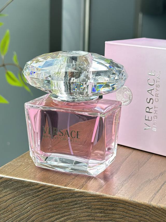 Original Quality This pigeon egg-shaped bottle is so eye-catching, a woman's dre