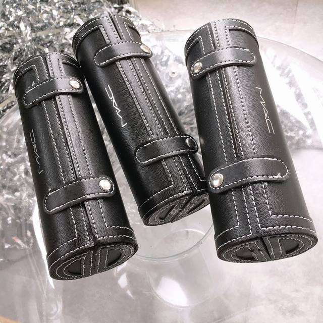 High-end quality Mac leather case and makeup brush nine-piece set, Mac's consist