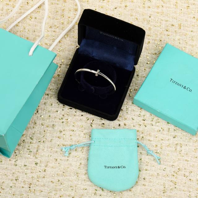 203095 We offer the T1 wide-version smooth bracelet Zp63050+, custom-made with r