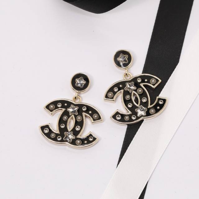 Ch Nel Earrings: Round black enamel star-shaped crystal pearl double C pendant e