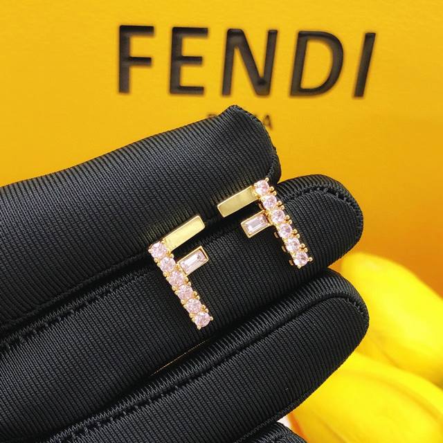 Item No. Fded0004 Fendi F Stud Earrings Mini Pink Diamond DDD