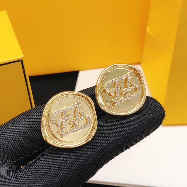 Item No. Fded0035 Fendi Earrings with Round Buttons DDD