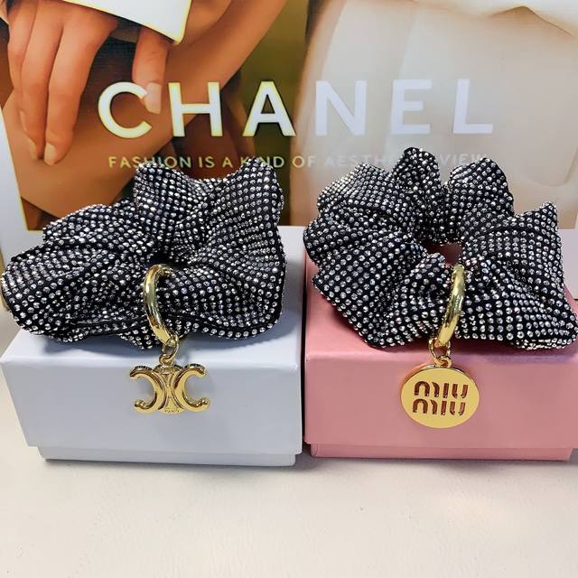 Miumiu Miu Miu Celine Hair Tie Rhinestone Full Rhinestone Tag Logo Hair Tie Scru