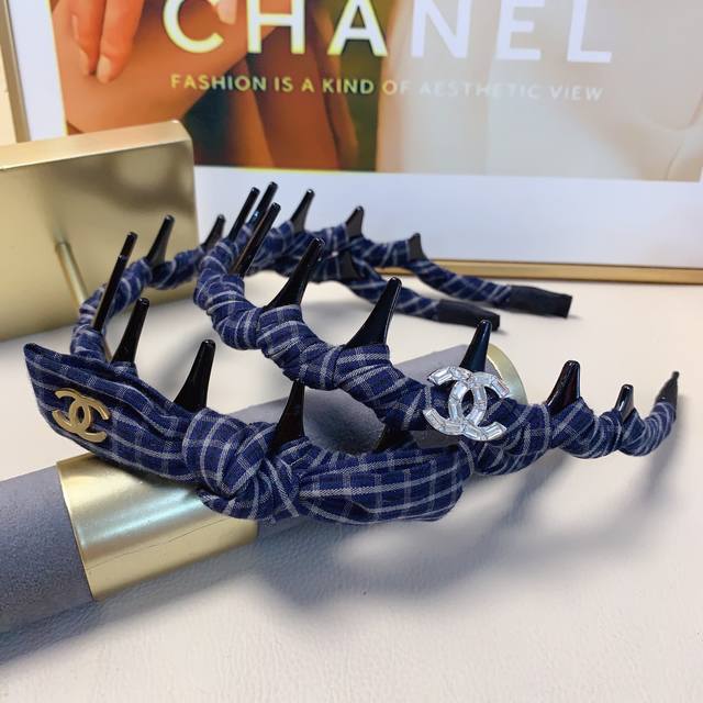 Chanel Mini Headband Chanel Headband Narrow Teeth Style Luxury Headband, Elegant