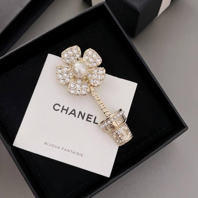 High-quality details as shown in picture 0800110 Fragrant Flower Potted Plant B