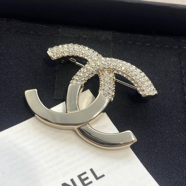 Xz729 Ch Nel Xiang'er Double C Half-Rhinestone Brooch This season's must-have se