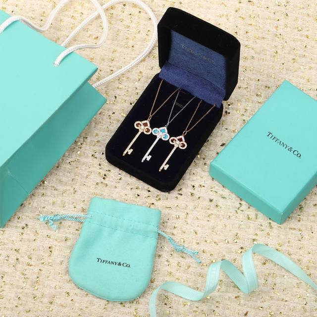 206337 We produce key pendant necklaces, and can customize 18K real gold and dia