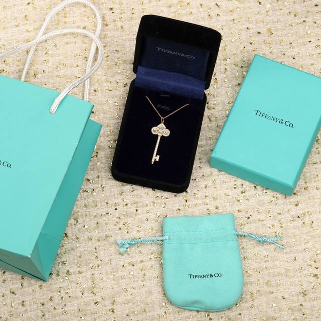 206337 We produce key pendant necklaces, and can customize 18K real gold and dia