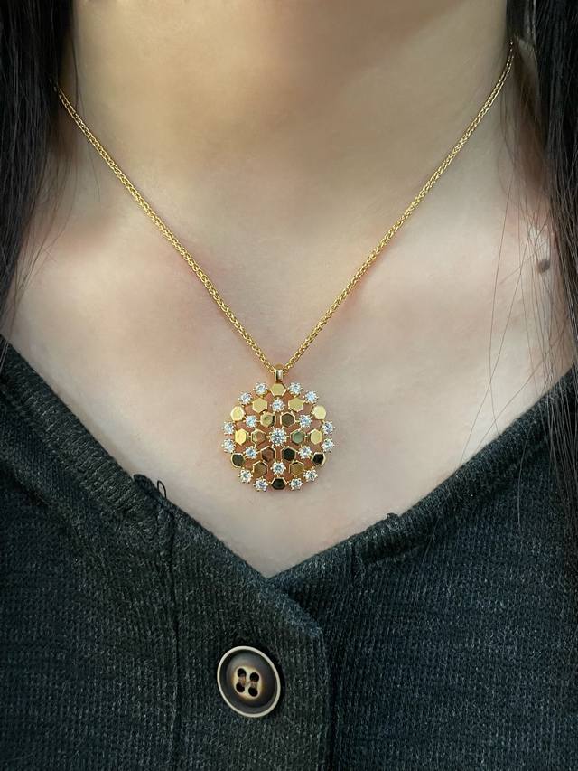 V Gold 2150220 Shangmei Interlocking Diamond Honeycomb Necklace, High-end Custom