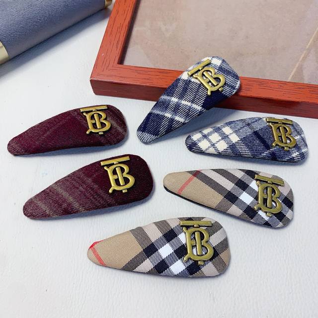 Burberry Hair Clips Classic plaid hair clips, exquisite everyday items, versati