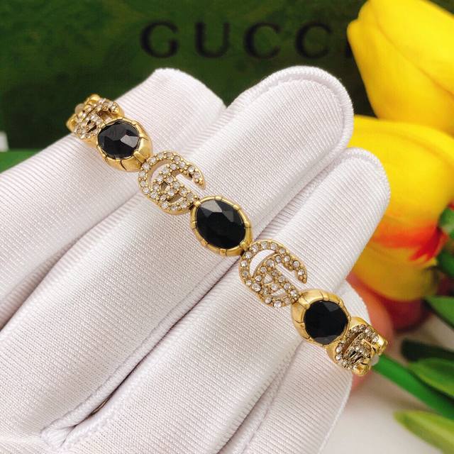 Item No. Gsz0005 Gucci Fashion Bracelet Absolutely Gucci style! Extravagant, hea
