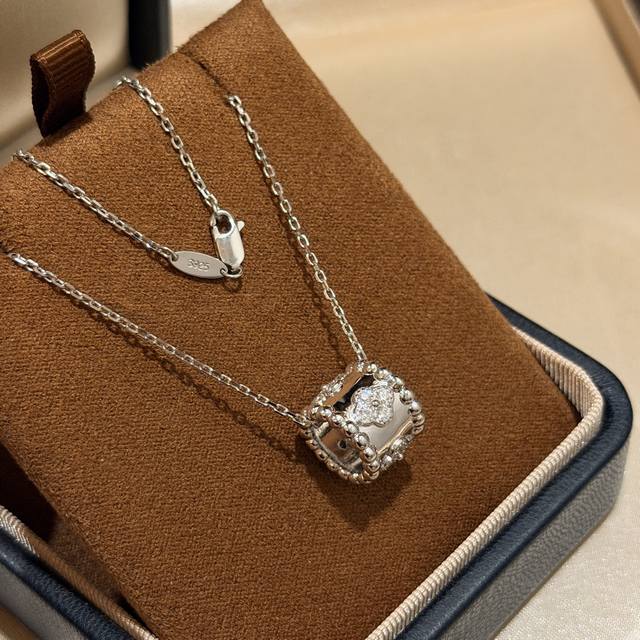 A3101 Vanjia Classic Popular Large Thick Kaleidoscope Necklace High-end Custom M