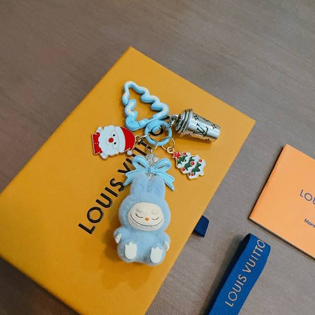 New Arrival: LV Collaboration Keychain, LV Bag Buckle, Latest Bag Charm, Higher