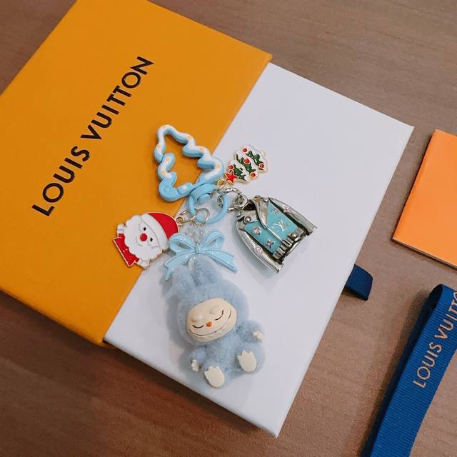 New Arrival: LV Collaboration Keychain, LV Bag Buckle, Latest Bag Charm, Higher