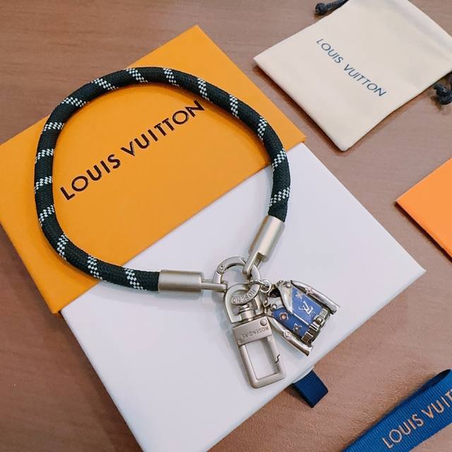 New Product Release: LV Keychain, LV Bag Buckle, Latest Bag Charm, Higher Grade,