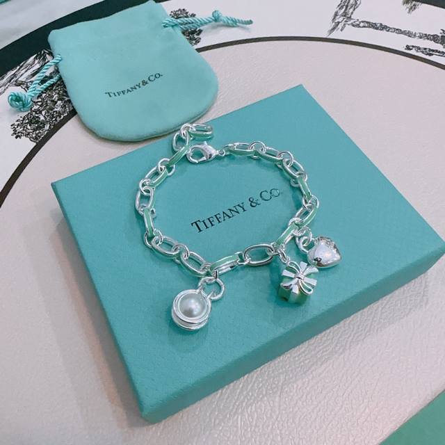New Tiffany & Co. Bracelet, exquisite silver version, celebrity style, retro di