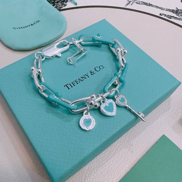 New Tiffany & Co. Bracelet, exquisite silver version, celebrity style, retro dis