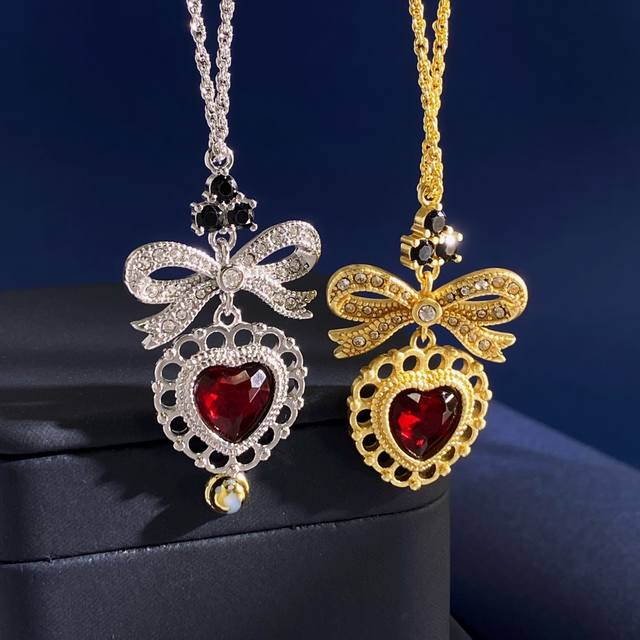 Necklace D&G European and American high-end style retro court style 3 small bla