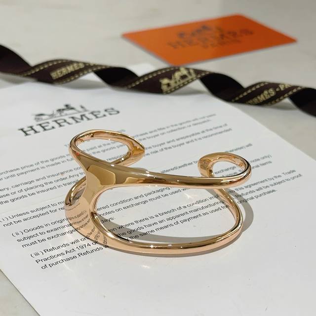 Hermes bracelet, unisex, automatic adjustable opening. The pinnacle of jewelry